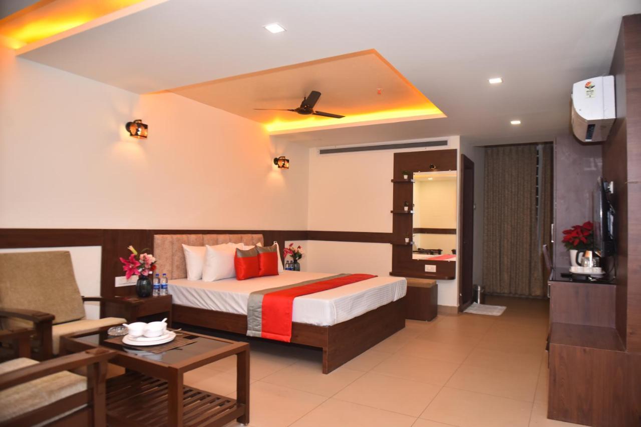 M R Residency Dharwad. Apartment Exterior photo