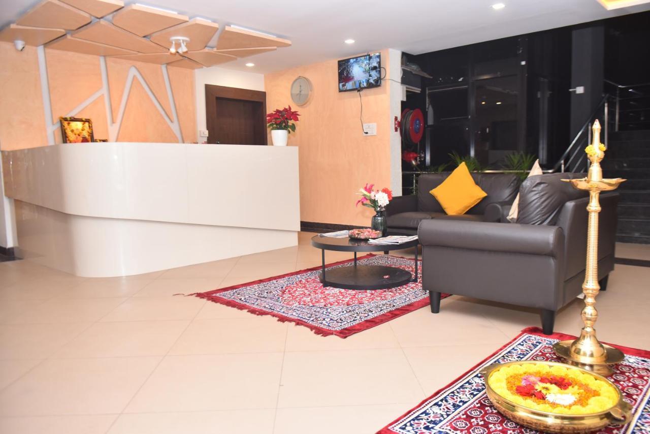 M R Residency Dharwad. Apartment Exterior photo